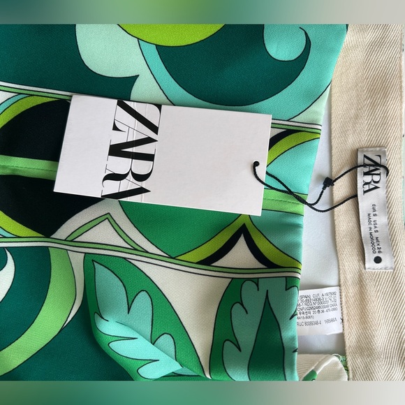 ZARA: Short printed skirt with Inverted box pleat (Size S) NWT - Picture 4 of 8